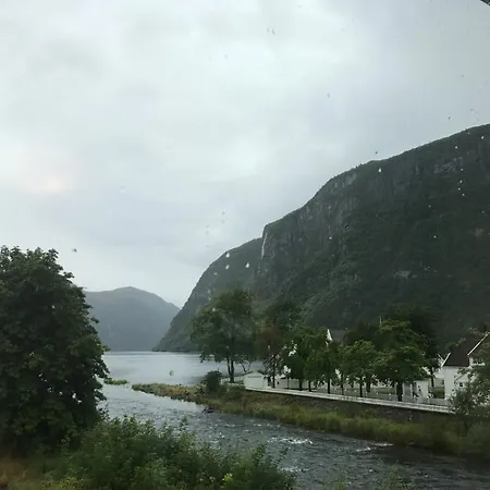 Oren Hotel Høyanger Esterno foto